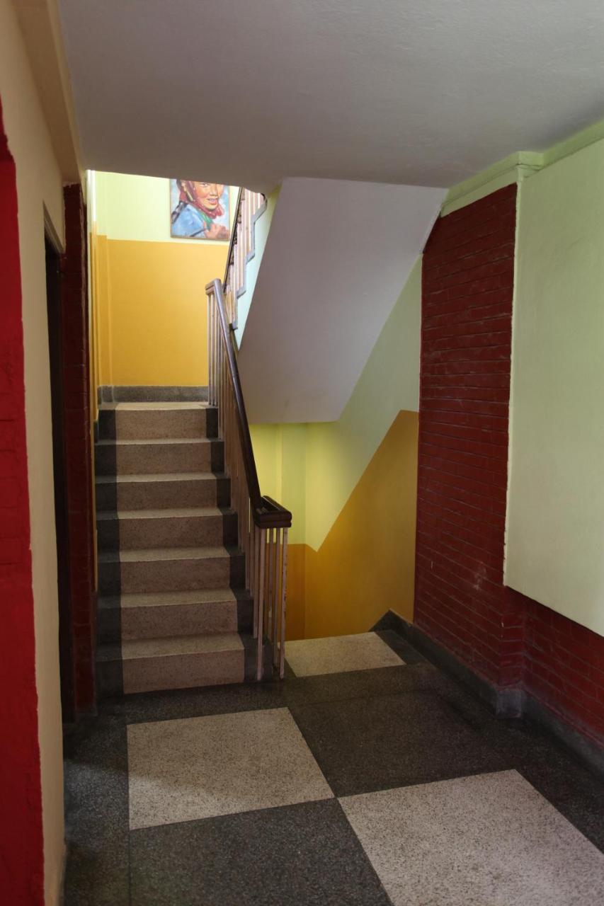 Готель Kathmandu Garden House Екстер'єр фото