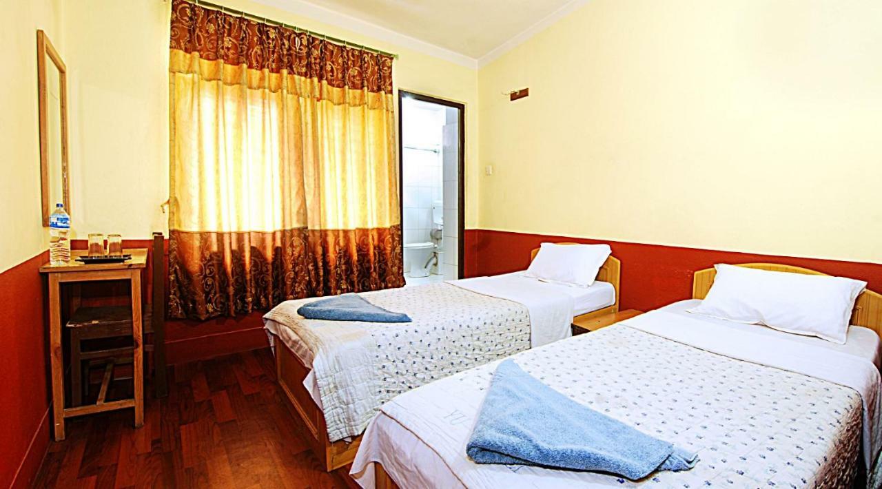 Готель Kathmandu Garden House Екстер'єр фото